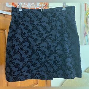 Beautiful, blue textured skirt - size 12 (Deutsch size 42) - new with tags